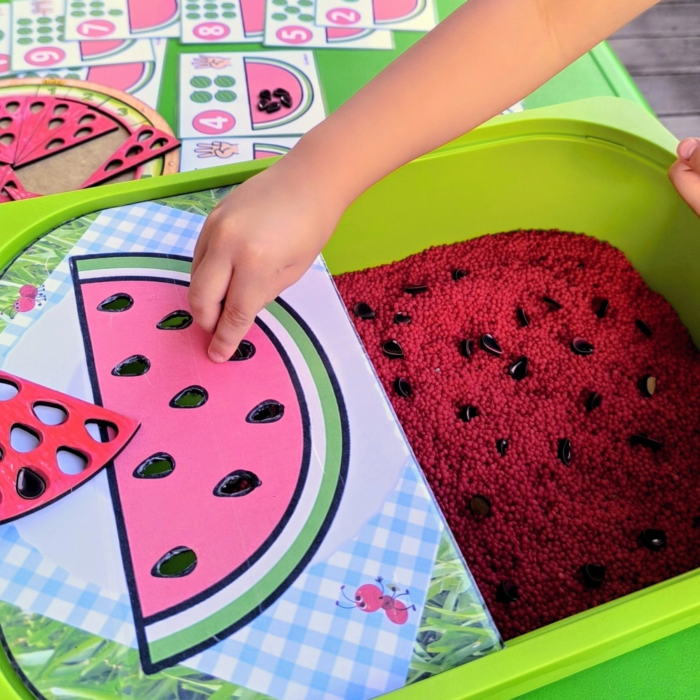 Aktivity letní meloun sensory počítání semínek smyslohraní-3